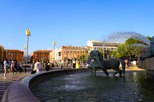 Nice - Place Massena - Fontaine du soleil